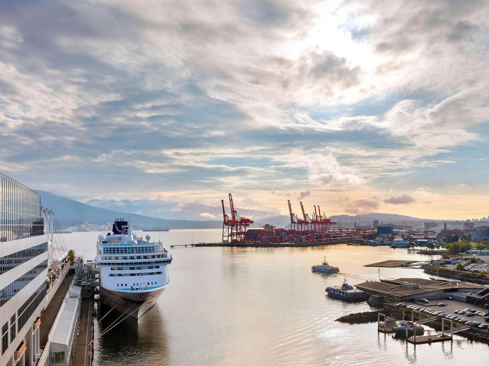 Fairmont Waterfront Hotel Vancouver Exterior foto